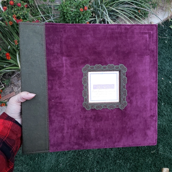 2 Portafolia Scrapbook Albums - Picture 3 of 7